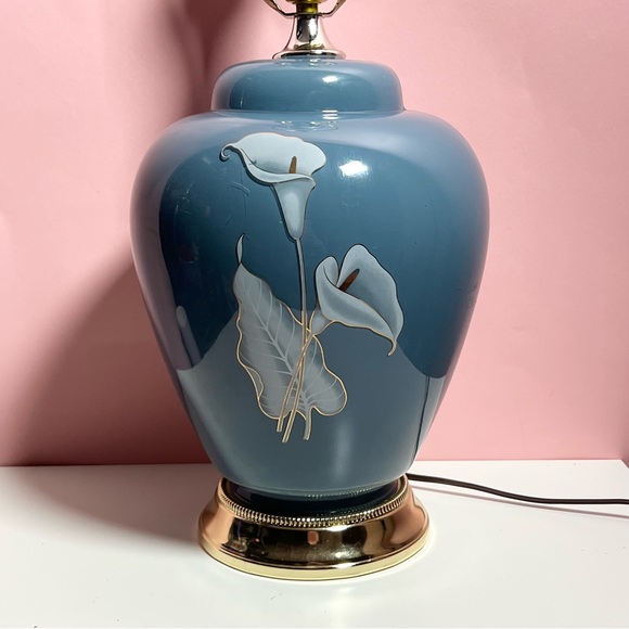 Vintage 80s retro art deco blue Calla Lily lamp